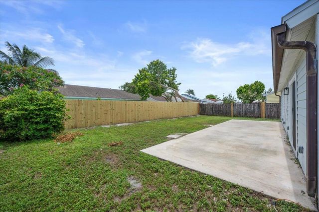 5082 Dalewood Lane, Lake Worth, FL 33467
