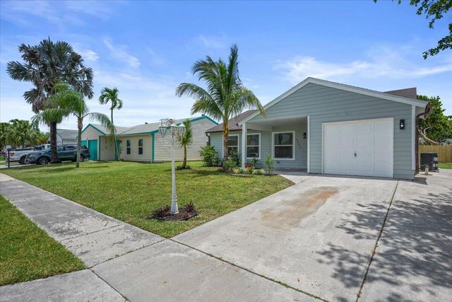 5082 Dalewood Lane, Lake Worth, FL 33467