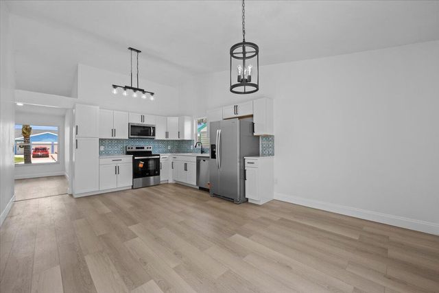 5082 Dalewood Lane, Lake Worth, FL 33467