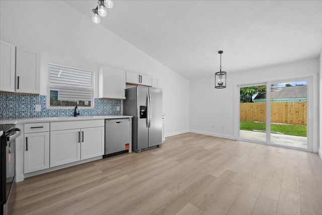 5082 Dalewood Lane, Lake Worth, FL 33467