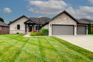 4604 East Kentbrook Drive, Springfield, MO 65802