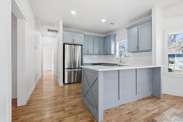 410 S Xanthus Avenue, Tulsa, OK 74104