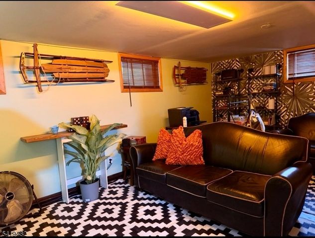 119 E Grant Ave, Roselle Park Boro, NJ 07204