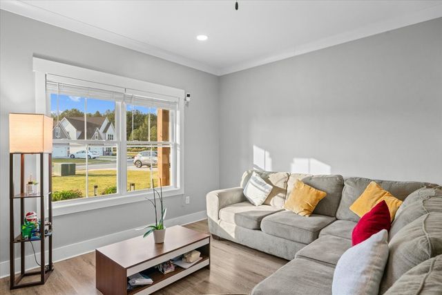 57 Country Cove Dr, Rossville, GA 30741