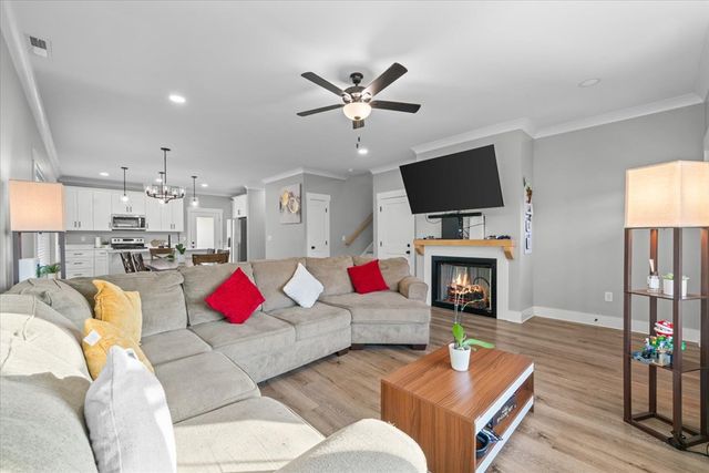 57 Country Cove Dr, Rossville, GA 30741