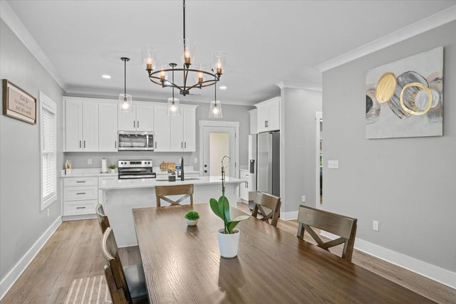 57 Country Cove Dr, Rossville, GA 30741