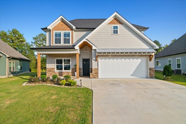 57 Country Cove Dr, Rossville, GA 30741