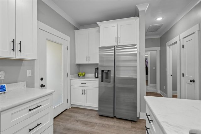 57 Country Cove Dr, Rossville, GA 30741