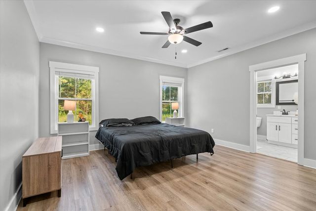 57 Country Cove Dr, Rossville, GA 30741