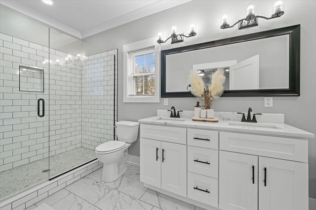 57 Country Cove Dr, Rossville, GA 30741