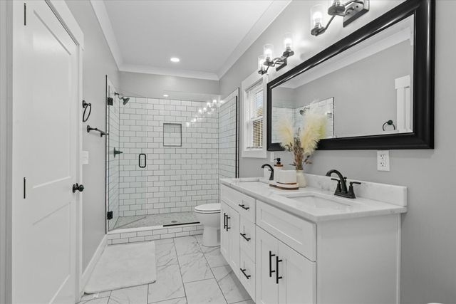 57 Country Cove Dr, Rossville, GA 30741