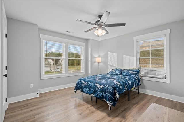 57 Country Cove Dr, Rossville, GA 30741