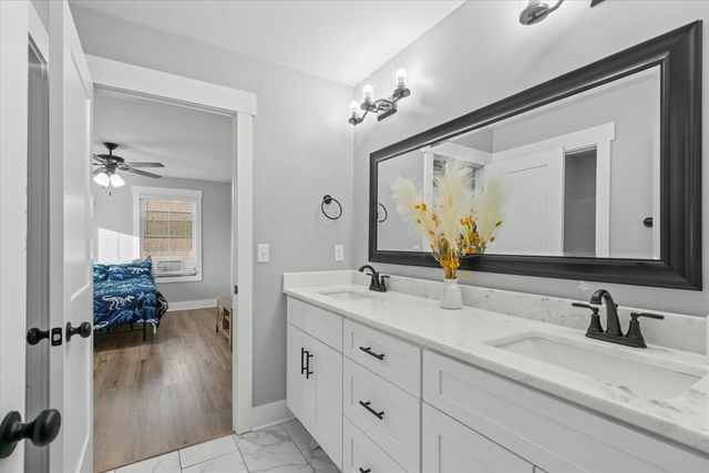 57 Country Cove Dr, Rossville, GA 30741