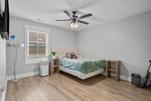 57 Country Cove Dr, Rossville, GA 30741