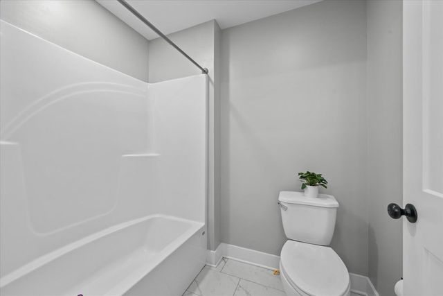 57 Country Cove Dr, Rossville, GA 30741