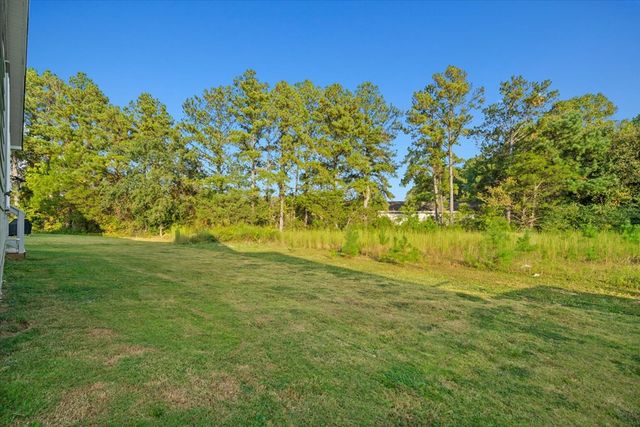 57 Country Cove Dr, Rossville, GA 30741