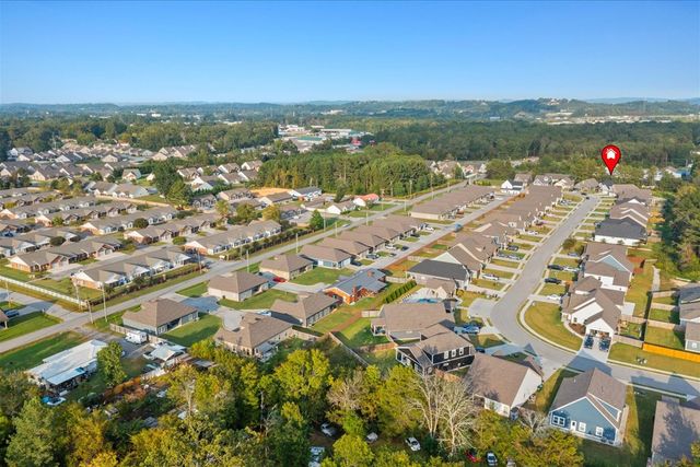 57 Country Cove Dr, Rossville, GA 30741