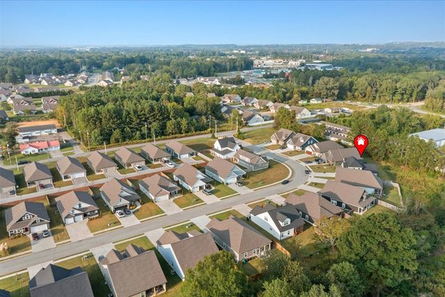 57 Country Cove Dr, Rossville, GA 30741