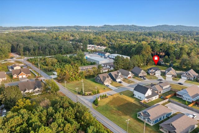 57 Country Cove Dr, Rossville, GA 30741