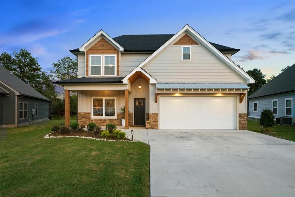 57 Country Cove Dr, Rossville, GA 30741