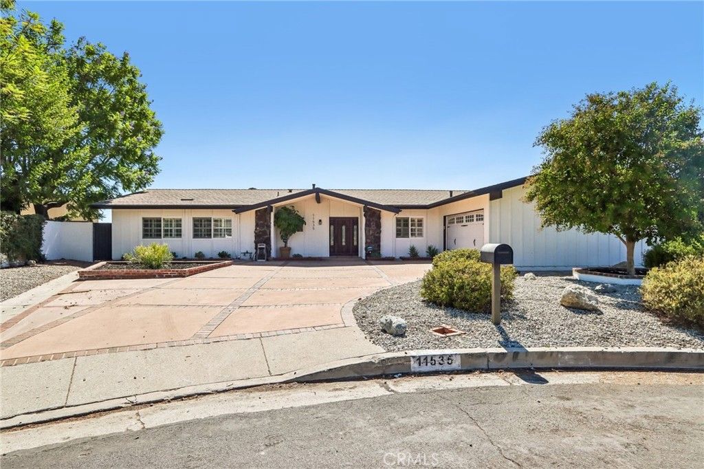 11535 Encino Avenue, Granada Hills, CA 91344 — photo 2