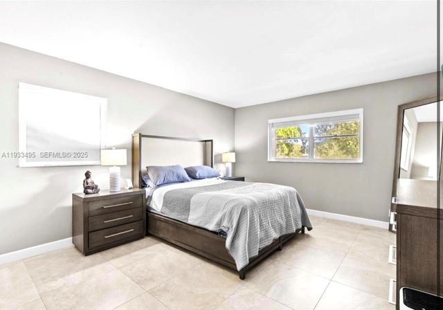 8511 Old Country Mnr 408, Davie, FL 33328