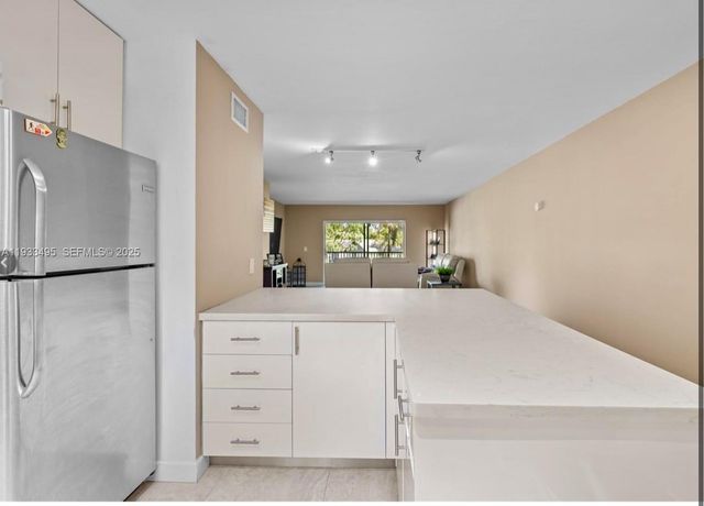 8511 Old Country Mnr 408, Davie, FL 33328