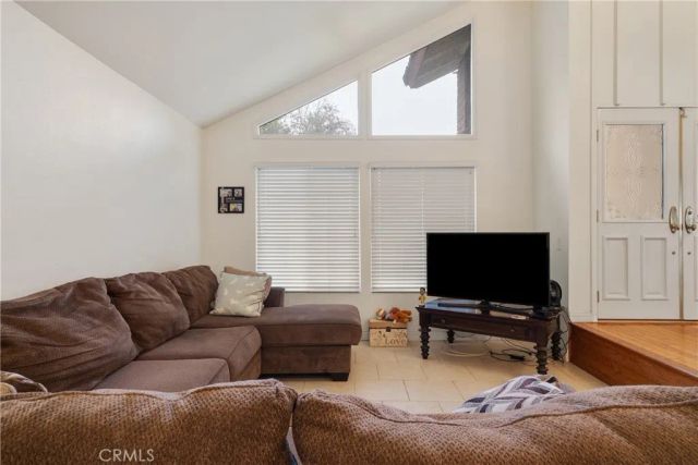 1567 Brentwood, Upland, CA 91786