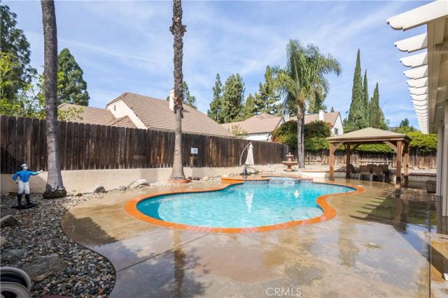 1567 Brentwood, Upland, CA 91786