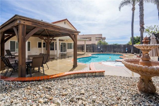 1567 Brentwood, Upland, CA 91786