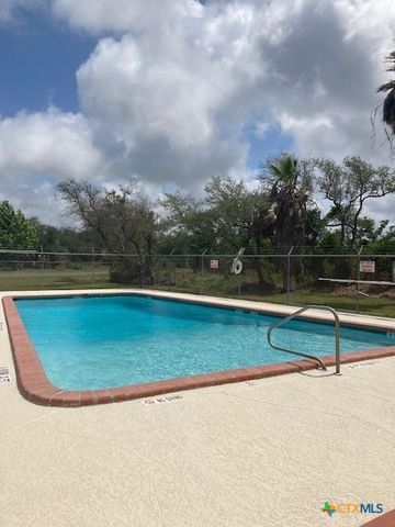 139 W Pin Oak Lane, Rockport, TX 78382