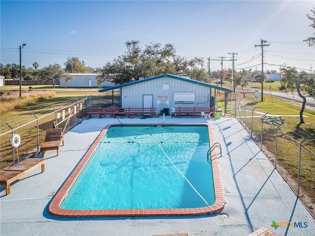 139 W Pin Oak Lane, Rockport, TX 78382