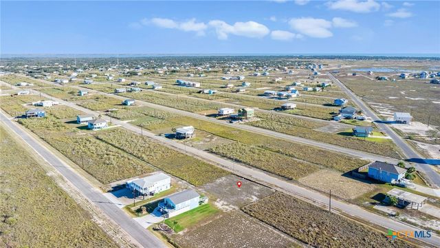 139 W Pin Oak Lane, Rockport, TX 78382