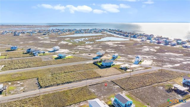 139 W Pin Oak Lane, Rockport, TX 78382