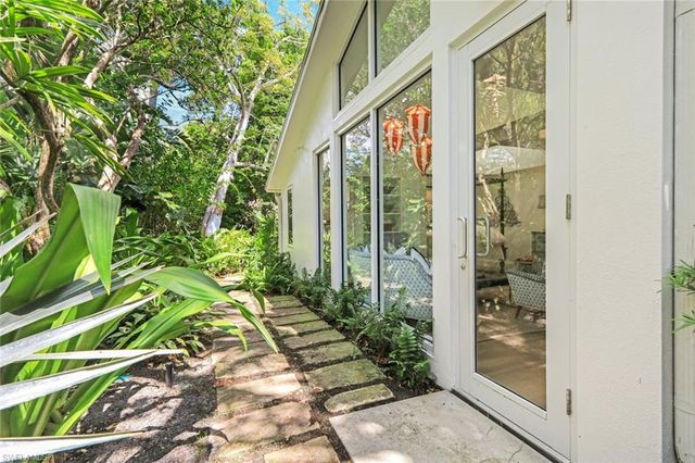 295 6th ST N, Naples, FL 34102