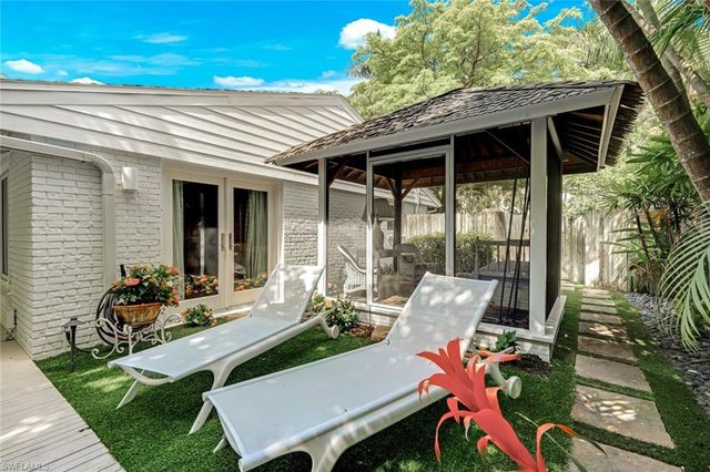 295 6th ST N, Naples, FL 34102