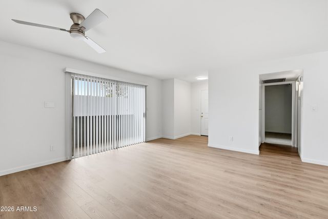 4608 W MARYLAND Avenue 211, Glendale, AZ 85301
