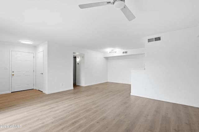 4608 W MARYLAND Avenue 211, Glendale, AZ 85301