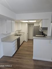 4608 W MARYLAND Avenue 211, Glendale, AZ 85301