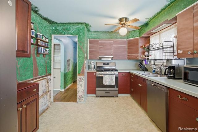 1363 Wisconsin Avenue, Marysville, MI 48040