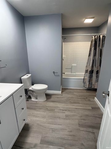 215 S 600 E Road, Marion, IN 46953