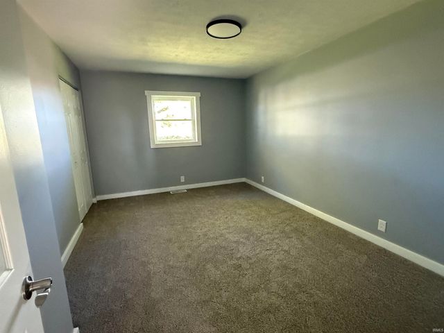 215 S 600 E Road, Marion, IN 46953