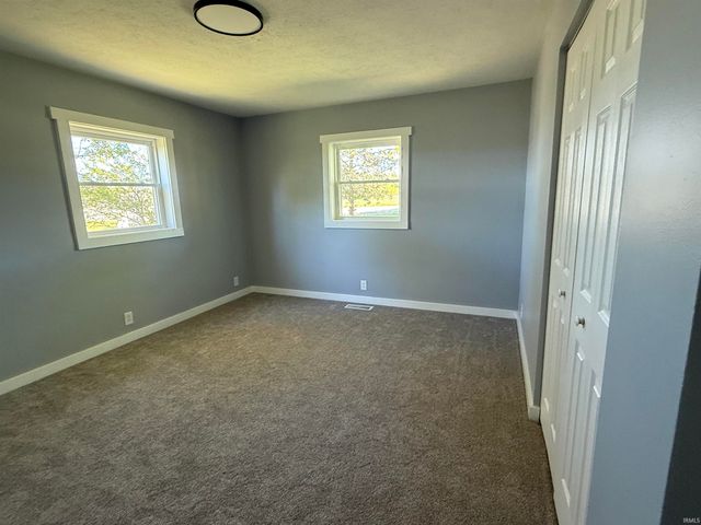 215 S 600 E Road, Marion, IN 46953