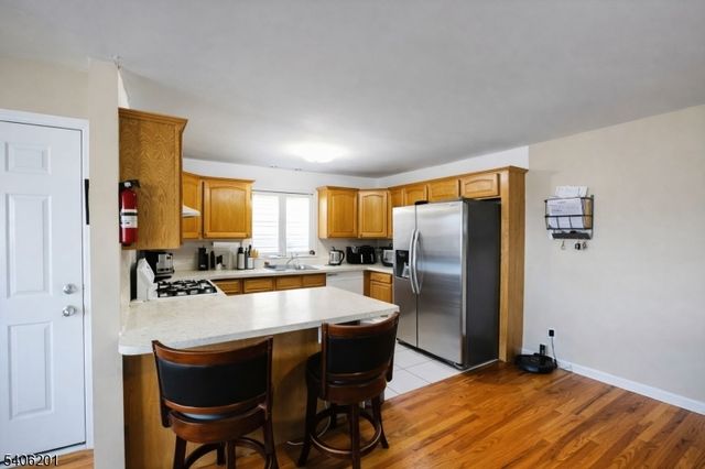 952 Flora St, Elizabeth City, NJ 07201