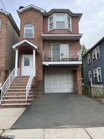 952 Flora St, Elizabeth City, NJ 07201