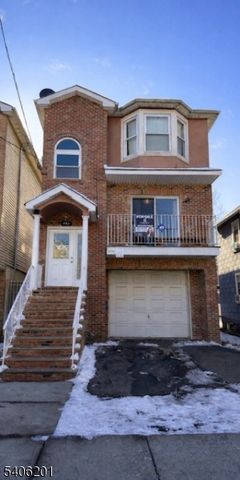 952 Flora St, Elizabeth City, NJ 07201