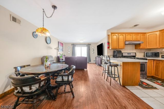 952 Flora St, Elizabeth City, NJ 07201