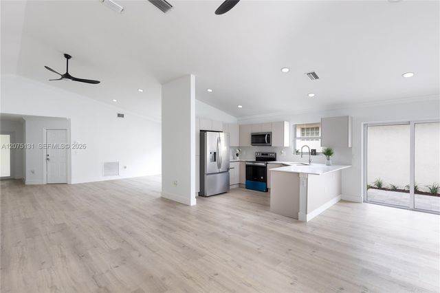 46 Gables Boulevard, Weston, FL 33326