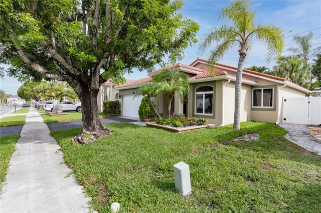 46 Gables Boulevard, Weston, FL 33326
