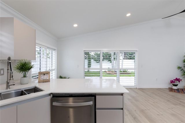 46 Gables Boulevard, Weston, FL 33326